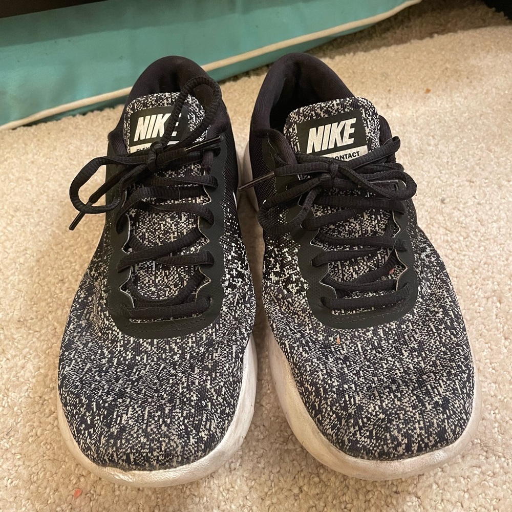 Nike Flex Contact women’s shoes. Size 9.5.